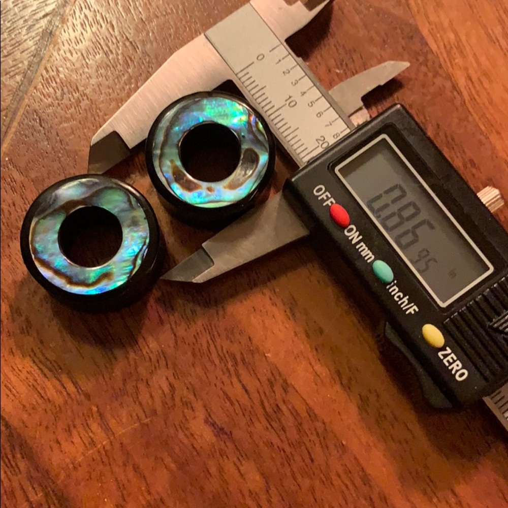 7/8” abalone gauges